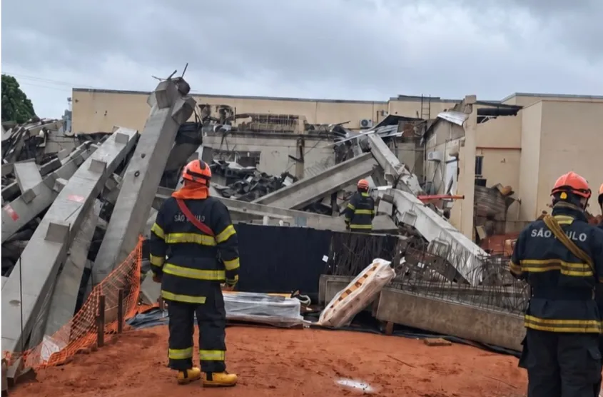 Estrutura em construção desaba na Santa Casa de Votuporanga e UTI é evacuada