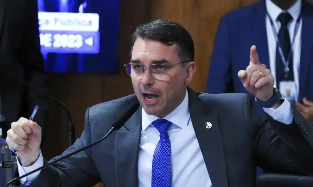 100% das urnas apuradas em Jales: 67,19% dos votos para Flavio Bolsonaro e 26,20% para Lula