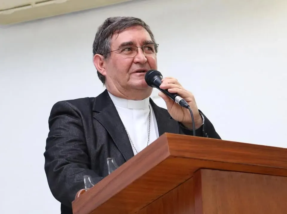 Bispo de Jales emite nota de esclarecimento após episódio durante manifestação política